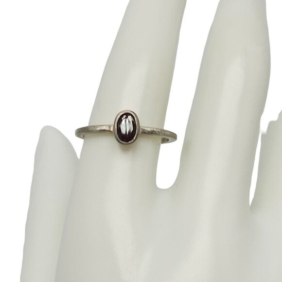 925 Sterling Silver Red Garnet Oval Stone Ring Size 8.75 Vintage Artisan - Picture 1 of 7